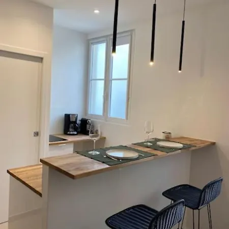 Apartment Cozy Modern