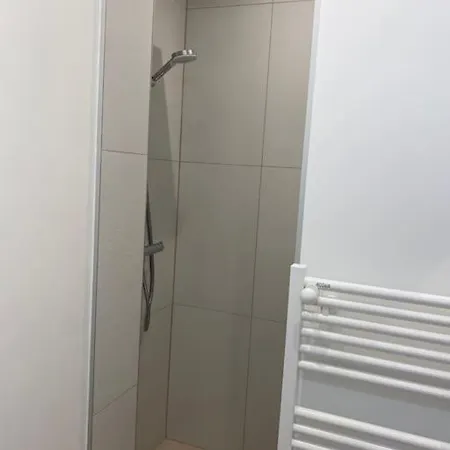 Cozy Modern شقة *